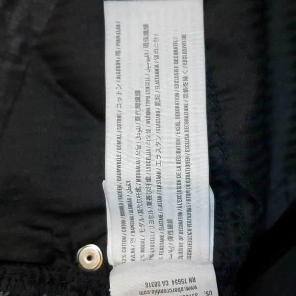 🦋4 for $20, or as marked. EUC- Hollister ‘Straight Slim’ Black Wash Jean - Picture 6 of 6